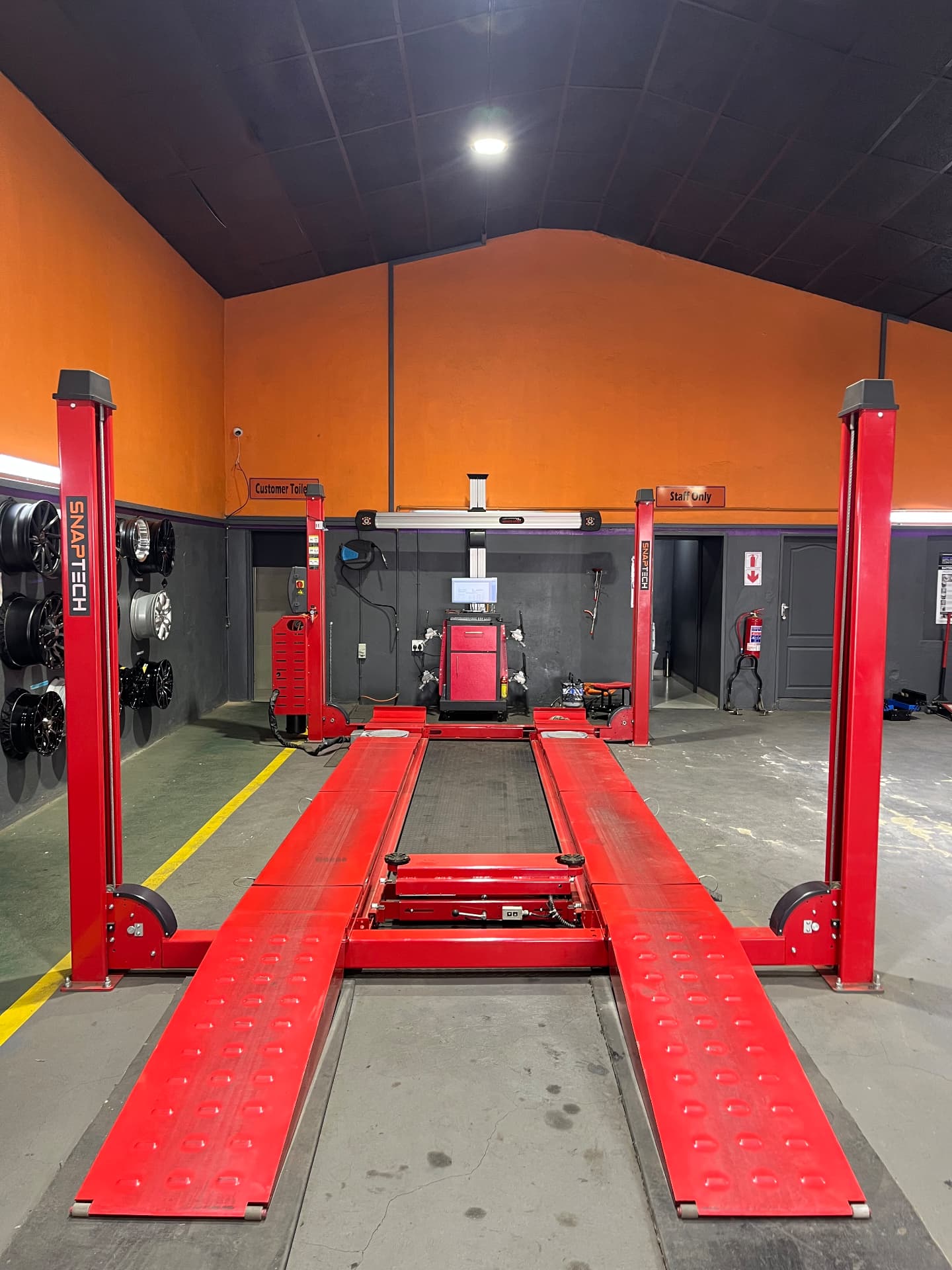 Snap-Tech 4-post alignment bay